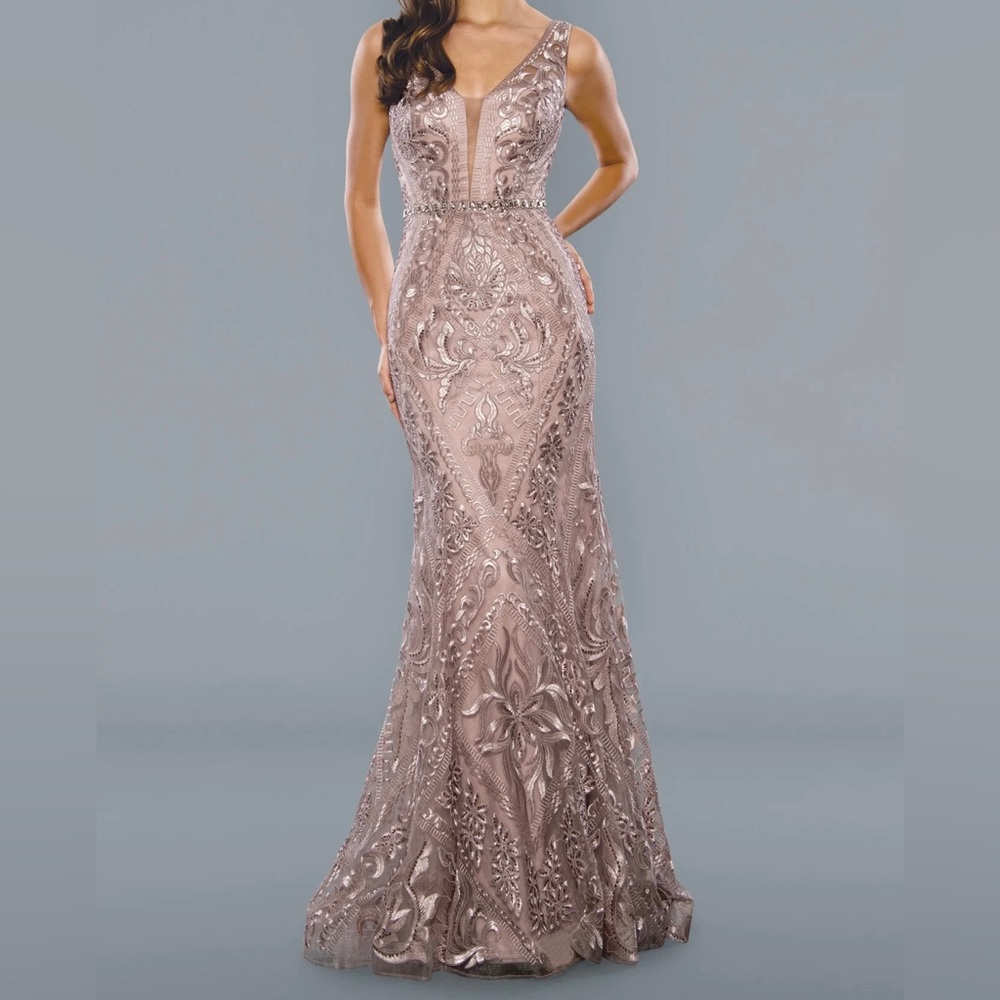 Stella Couture size 6. Dusty Rose
Style 65-20032
$100 $479 Size: 6 Worn once